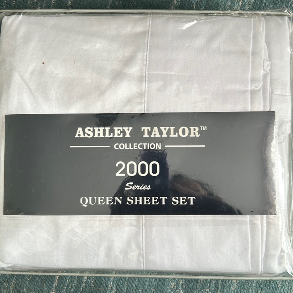 NEW Queen Sheet set